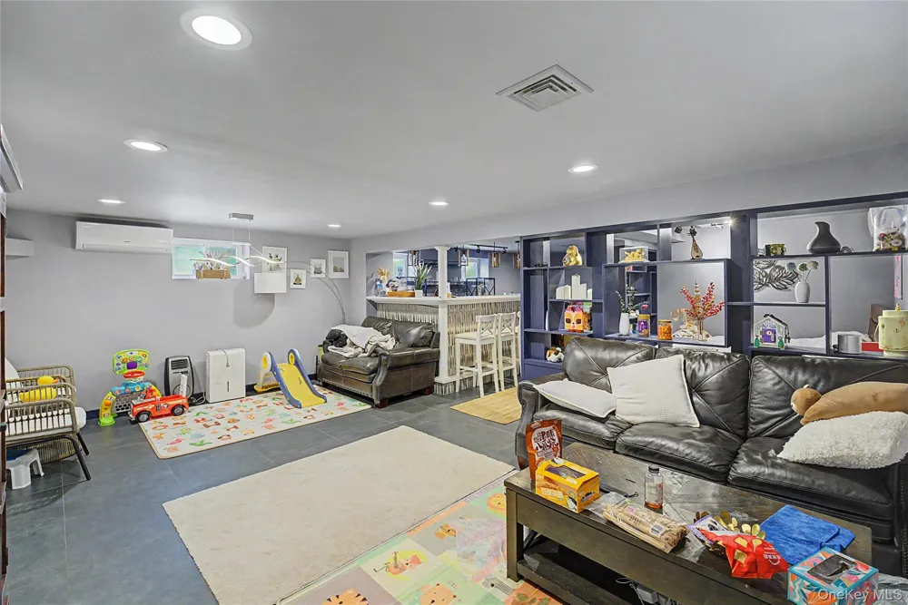 609 161st Street Whitestone, NY 11357