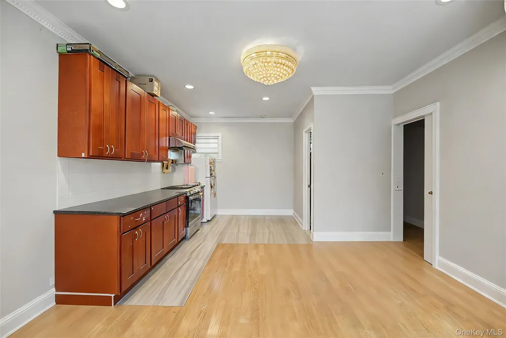 609 161st Street Whitestone, NY 11357