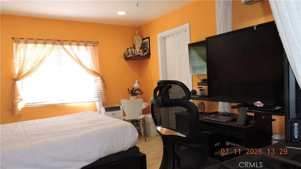 7818 Apperson Sunland, CA 91040