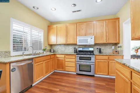 634 Sundale