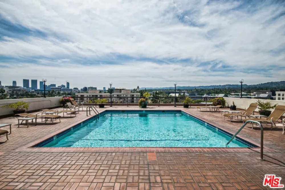325 Oakhurst Drive #PH2 Beverly Hills, CA 90210