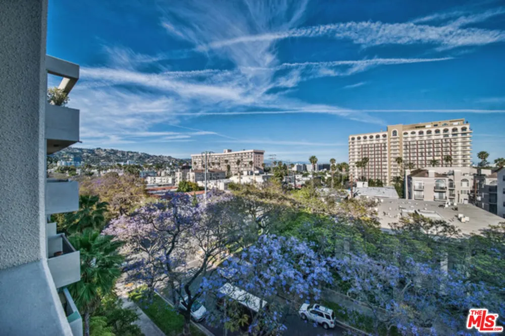 325 Oakhurst Drive #PH2 Beverly Hills, CA 90210