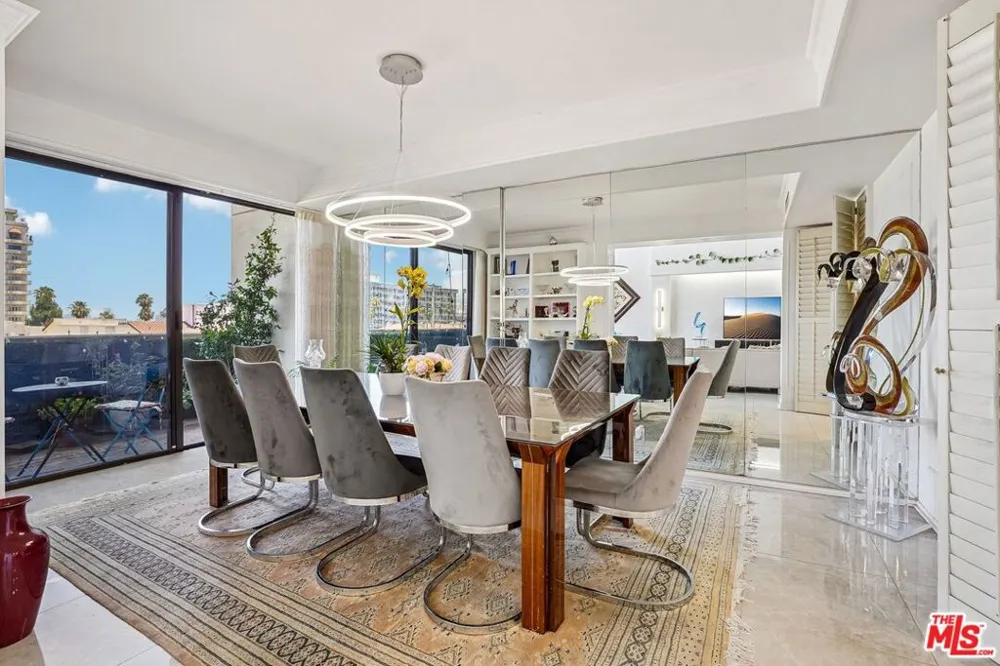 325 Oakhurst Drive #PH2 Beverly Hills, CA 90210