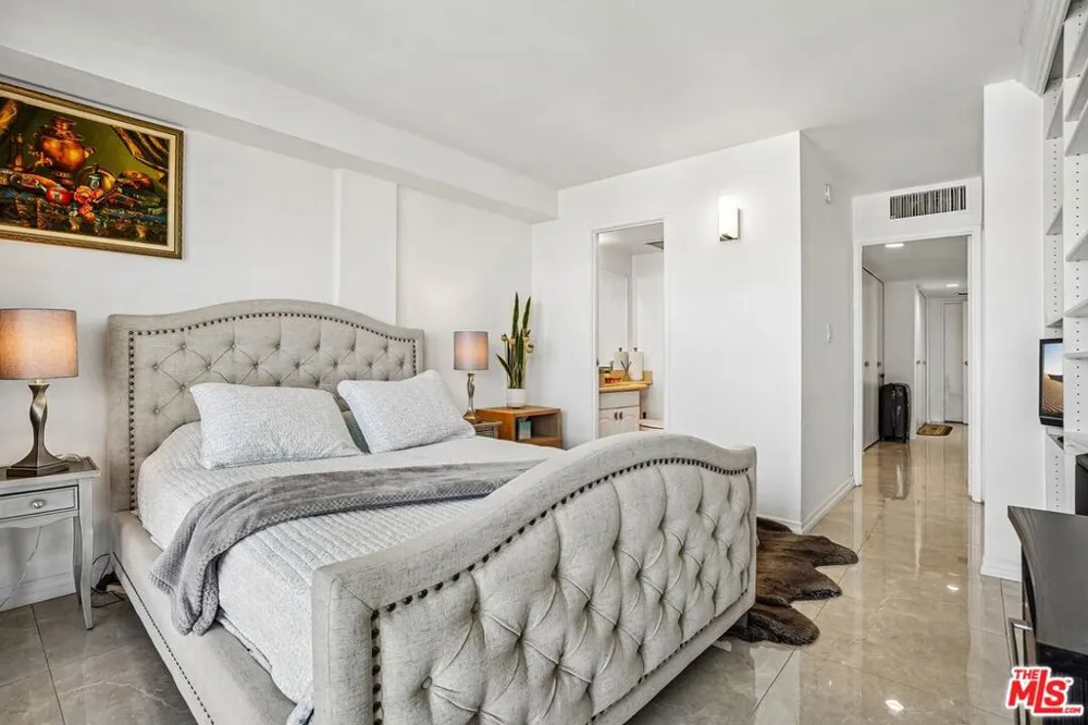 325 Oakhurst Drive #PH2 Beverly Hills, CA 90210