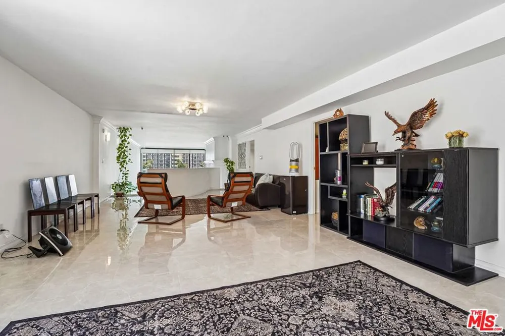 325 Oakhurst Drive #PH2 Beverly Hills, CA 90210