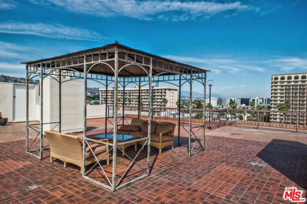 325 Oakhurst Drive #PH2 Beverly Hills, CA 90210