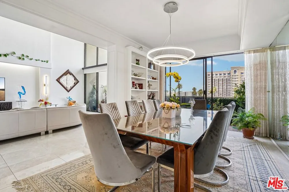 325 Oakhurst Drive #PH2 Beverly Hills, CA 90210