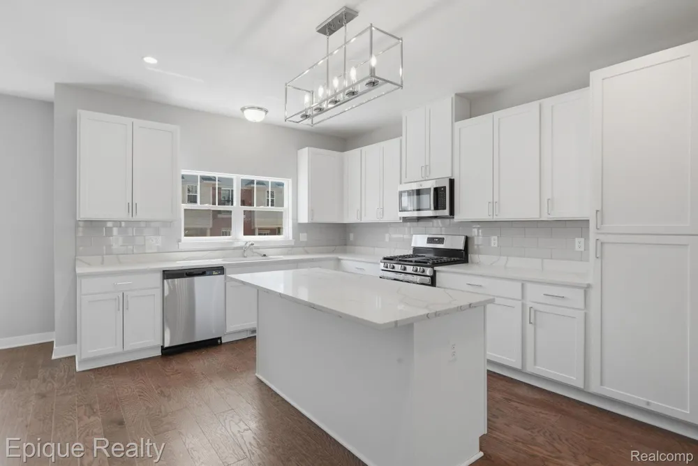 25549 Grandview Lane #31 Novi City, MI 48375