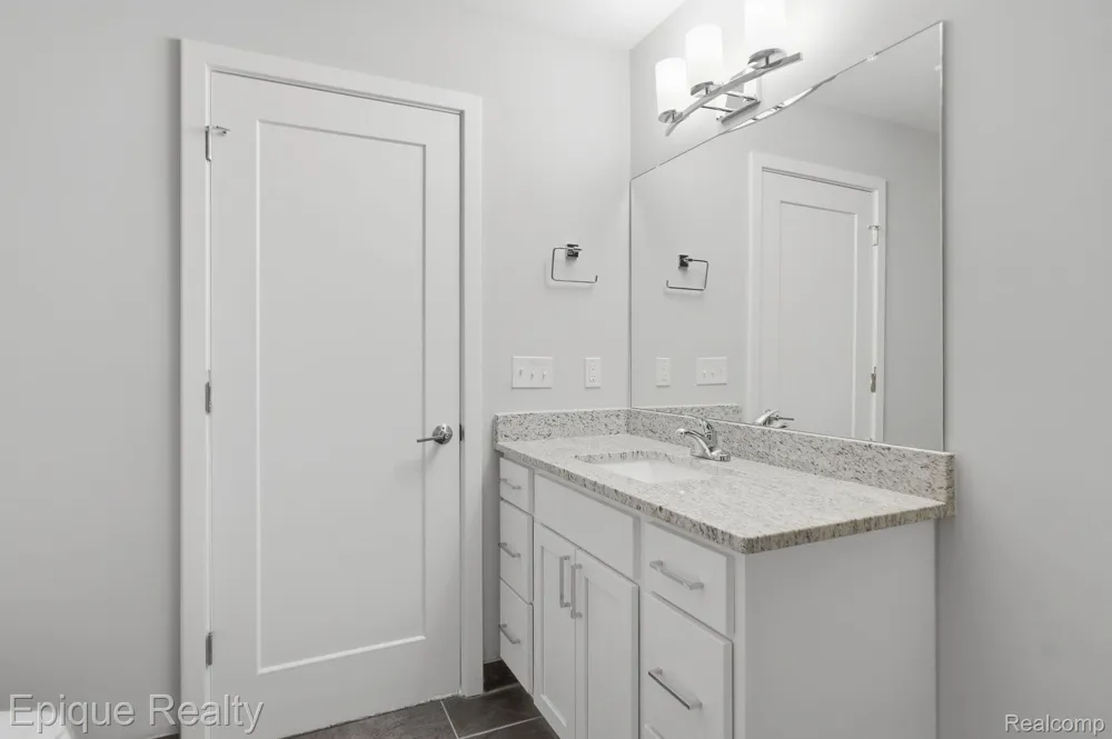 25549 Grandview Lane #31 Novi City, MI 48375