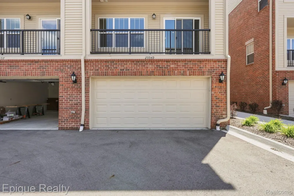 25549 Grandview Lane #31 Novi City, MI 48375
