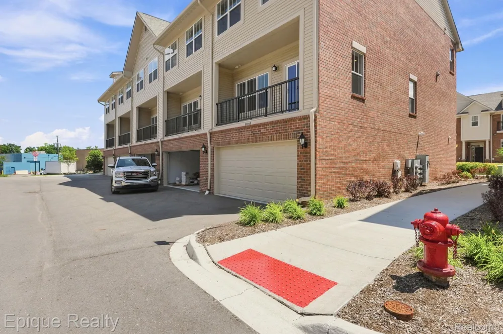 25549 Grandview Lane #31 Novi City, MI 48375
