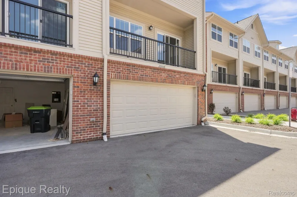 25549 Grandview Lane #31 Novi City, MI 48375