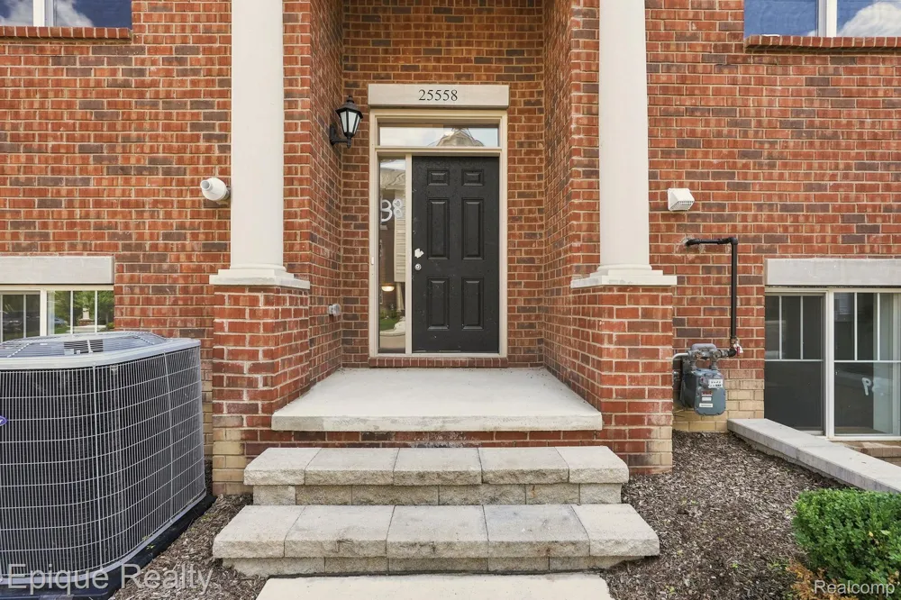 25558 Grandview Lane #38 Novi City, MI 48375