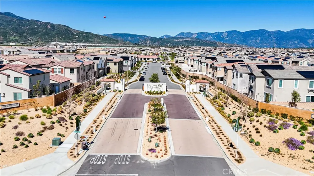 16651 Snowdrop #1 Fontana, CA 92336
