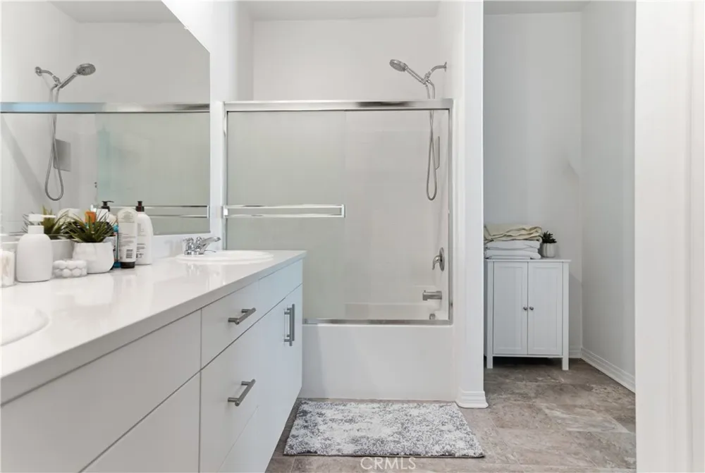 16651 Snowdrop #1 Fontana, CA 92336