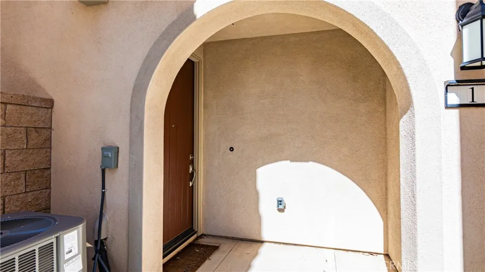 16651 Snowdrop #1 Fontana, CA 92336