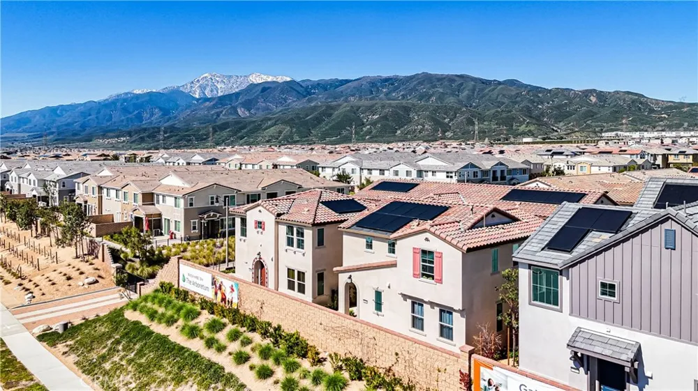 16651 Snowdrop #1 Fontana, CA 92336
