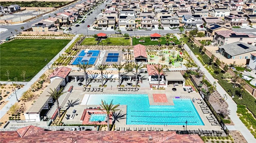 16651 Snowdrop #1 Fontana, CA 92336