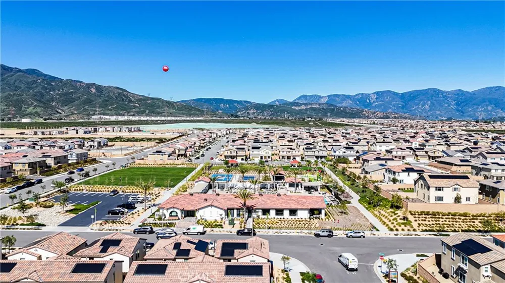 16651 Snowdrop #1 Fontana, CA 92336