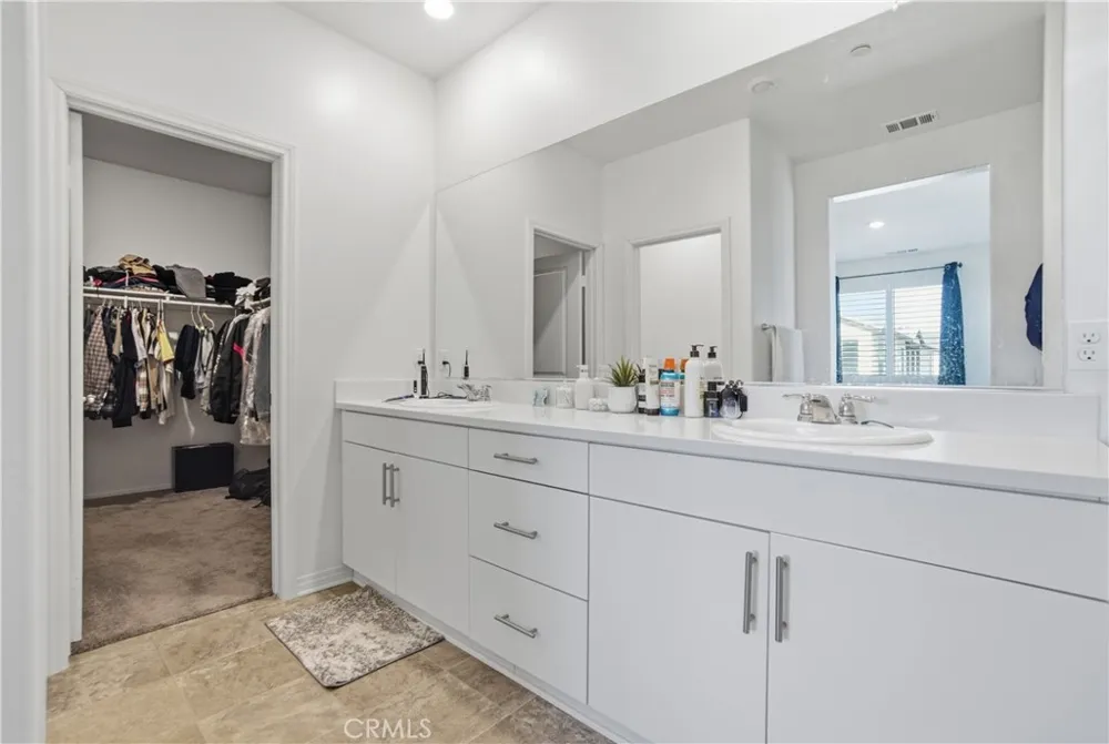 16651 Snowdrop #1 Fontana, CA 92336