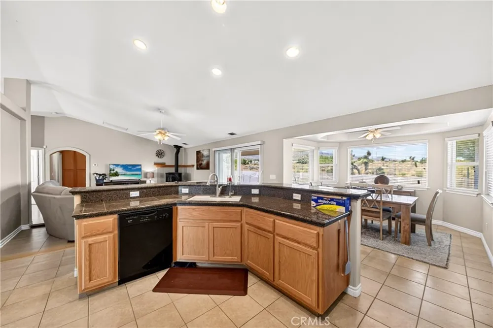 10624 Nugget Phelan, CA 92371