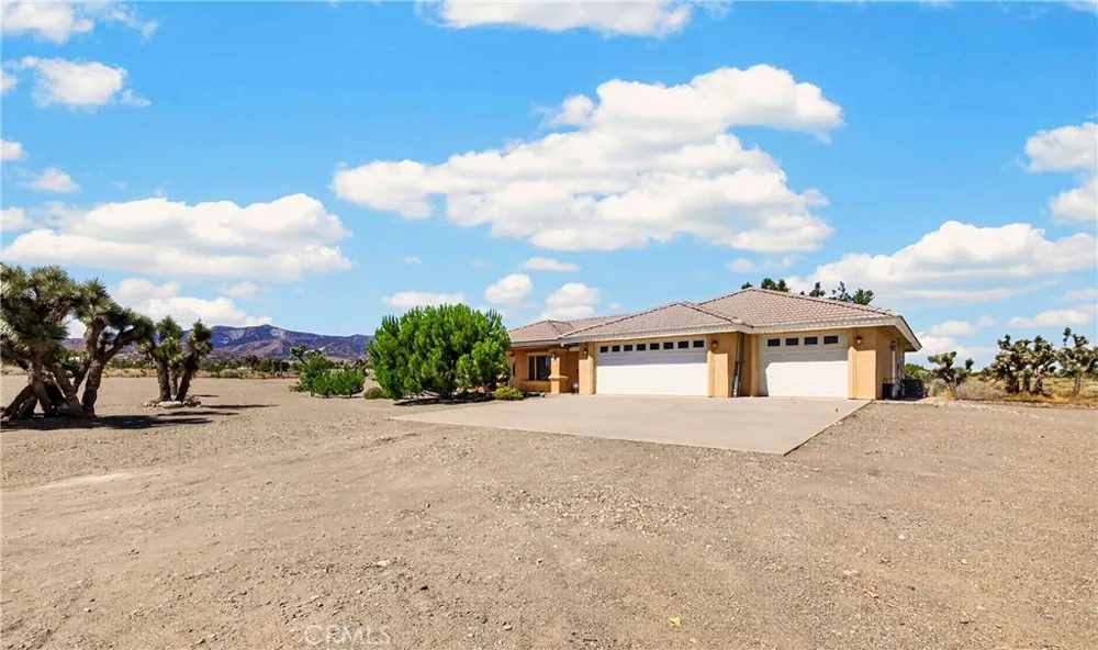 10624 Nugget Phelan, CA 92371