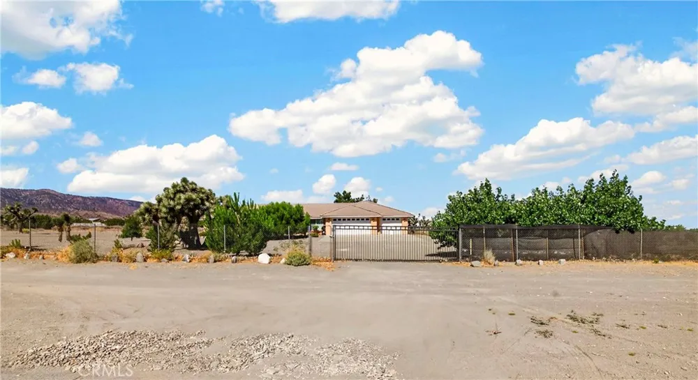 10624 Nugget Phelan, CA 92371