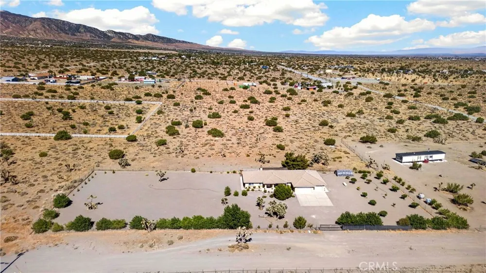 10624 Nugget Phelan, CA 92371