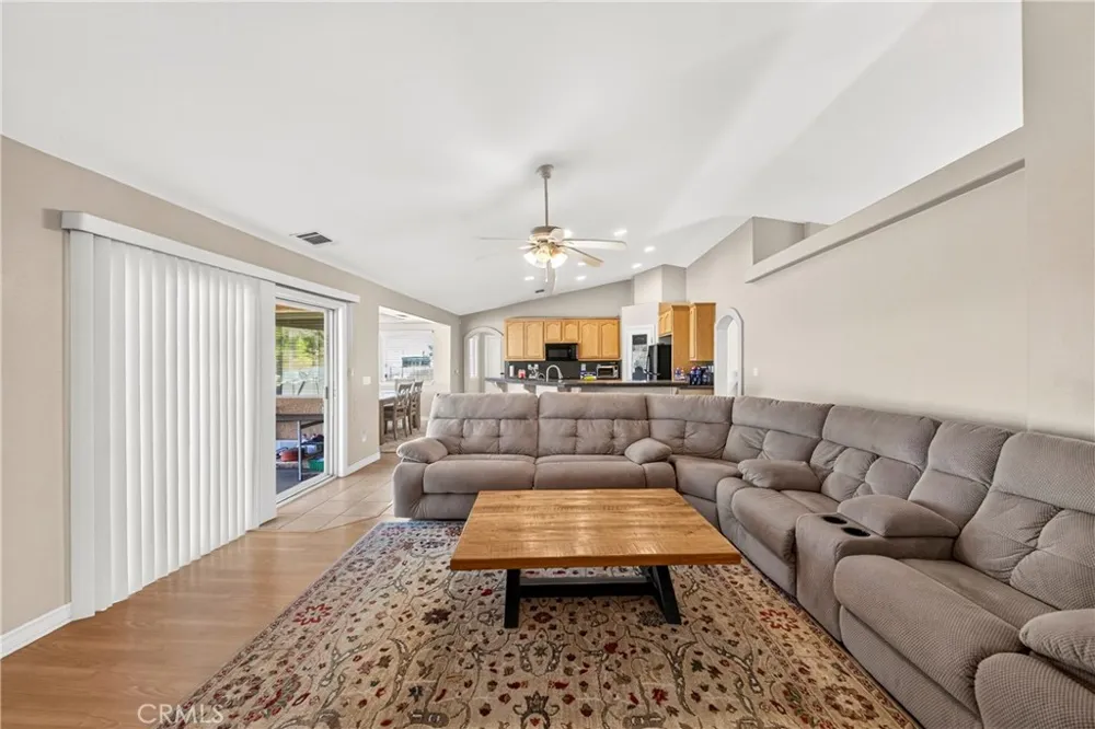 10624 Nugget Phelan, CA 92371
