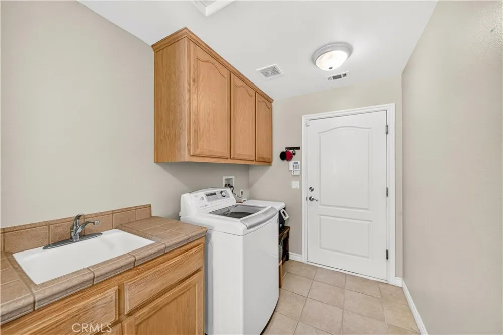 10624 Nugget Phelan, CA 92371