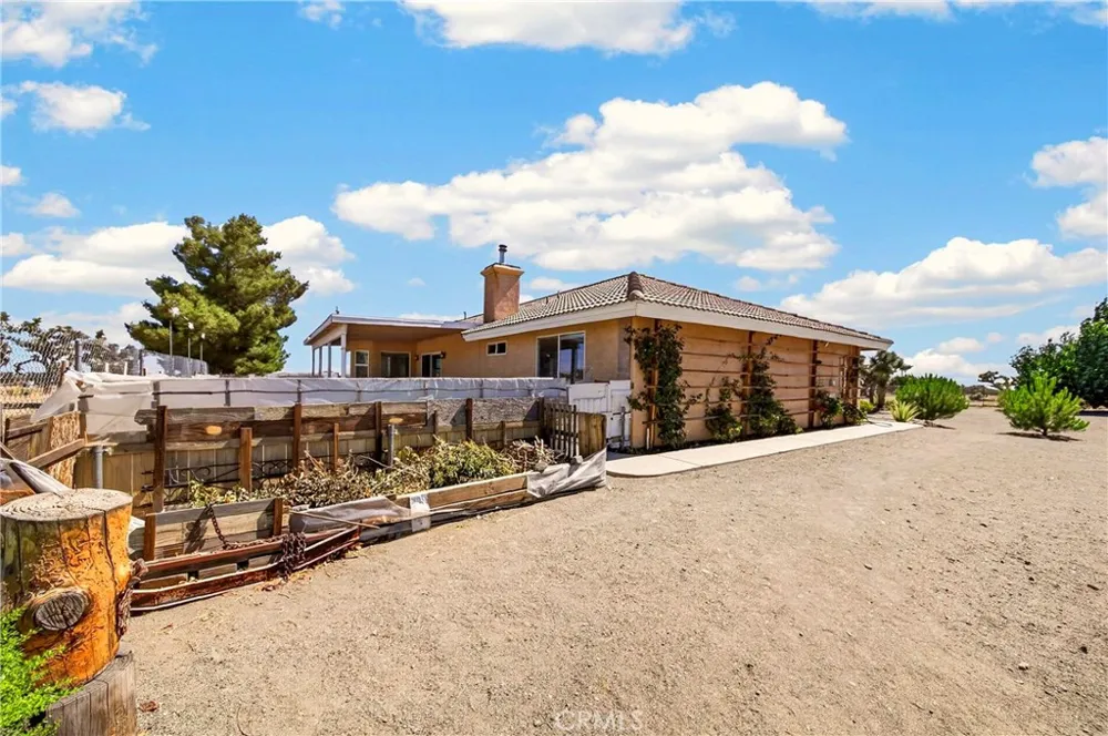 10624 Nugget Phelan, CA 92371
