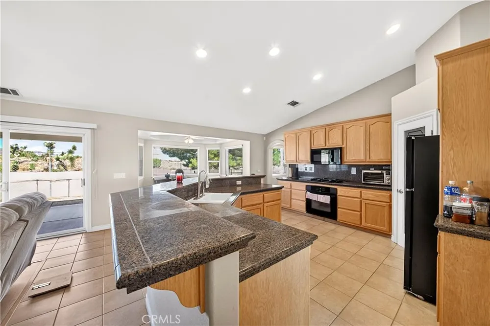 10624 Nugget Phelan, CA 92371