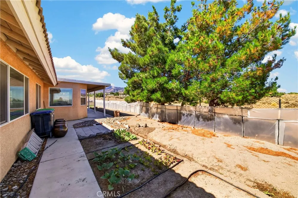 10624 Nugget Phelan, CA 92371