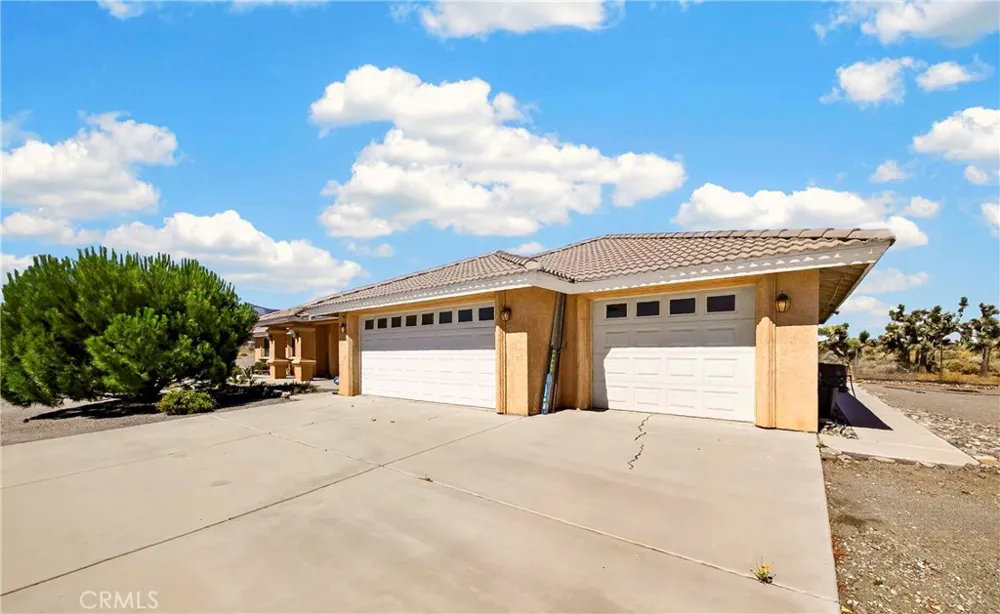 10624 Nugget Phelan, CA 92371