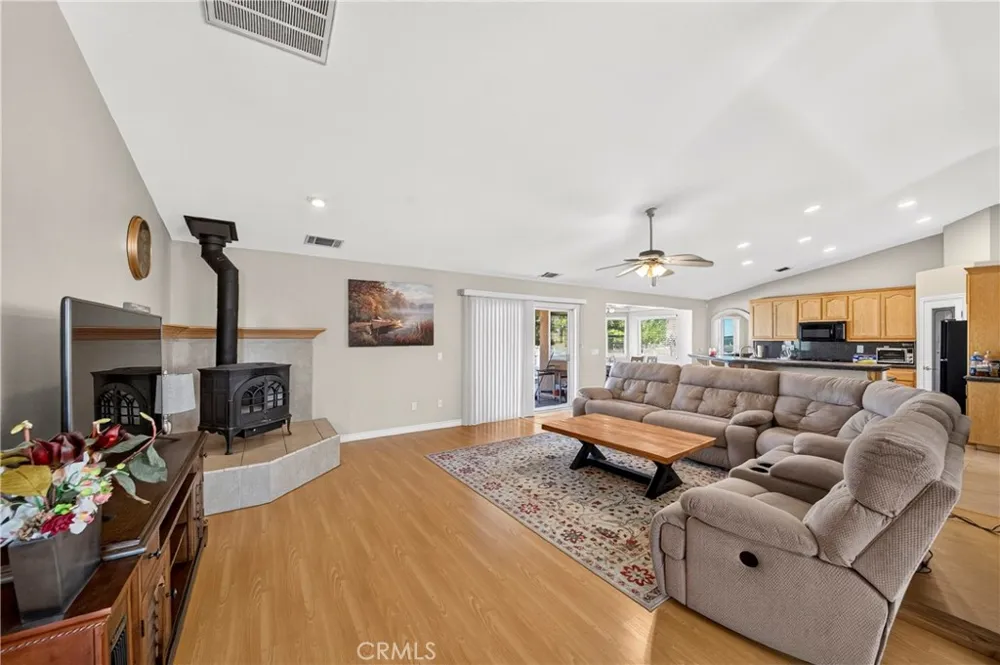 10624 Nugget Phelan, CA 92371