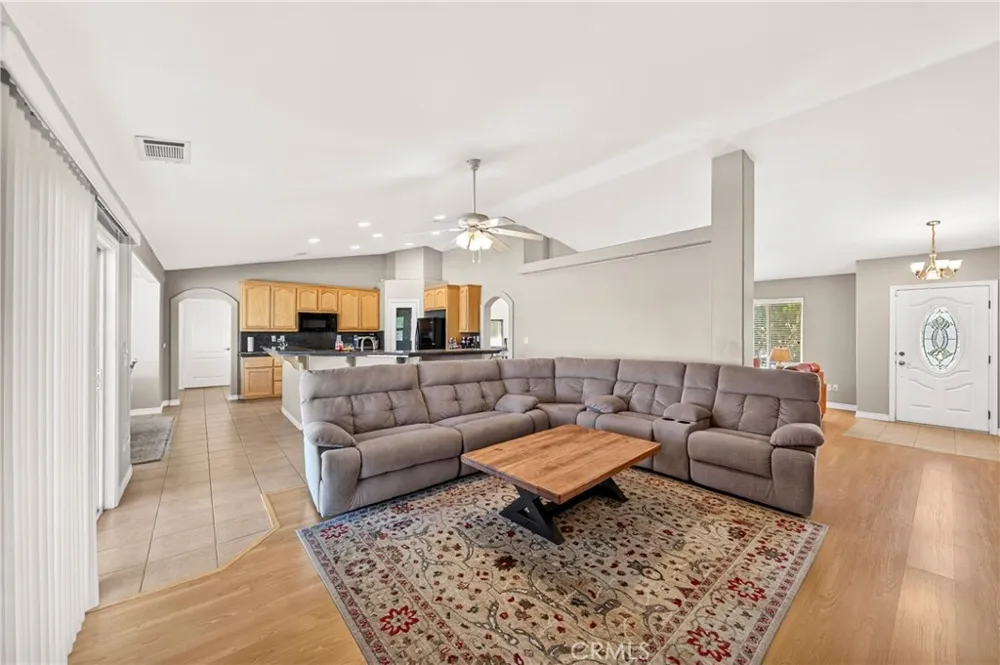 10624 Nugget Phelan, CA 92371