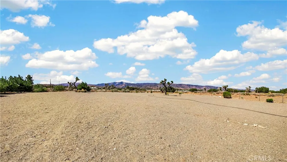 10624 Nugget Phelan, CA 92371