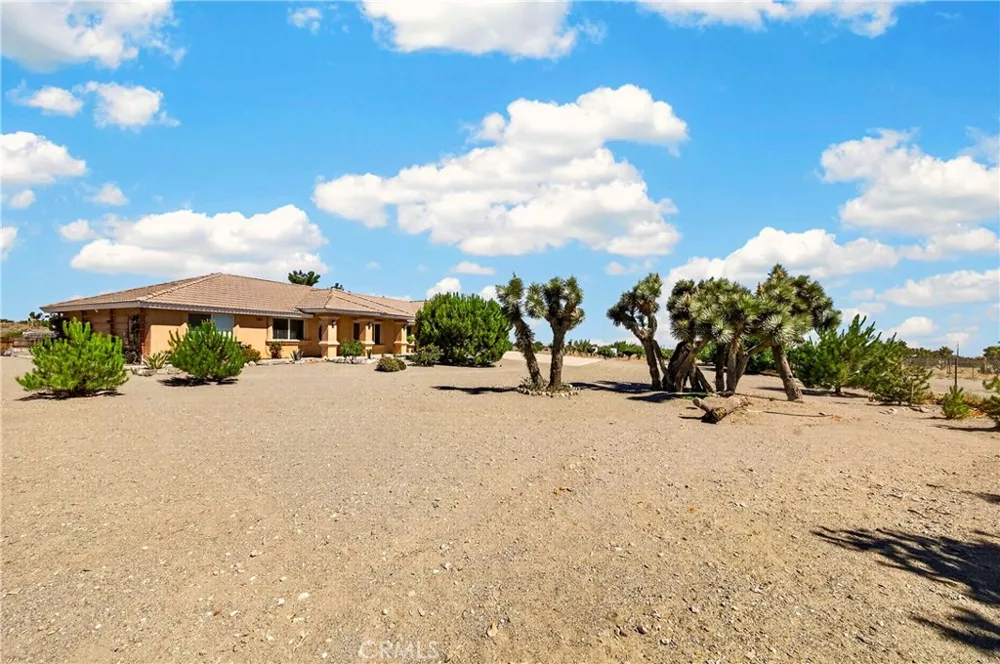 10624 Nugget Phelan, CA 92371