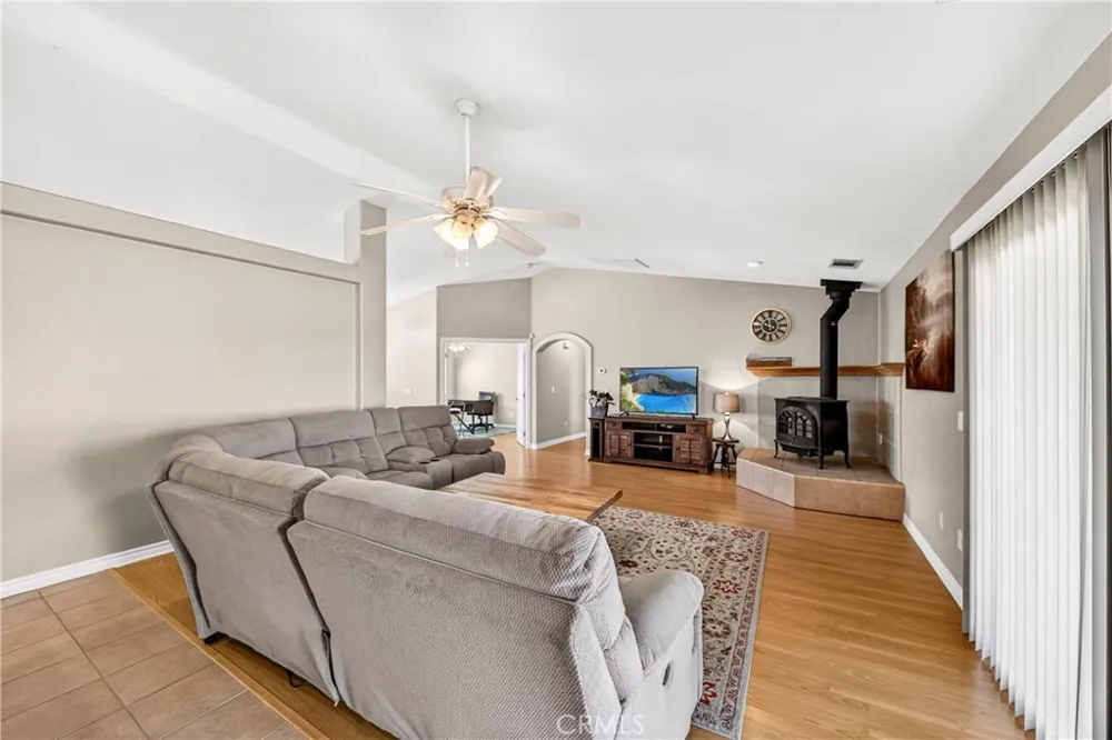 10624 Nugget Phelan, CA 92371