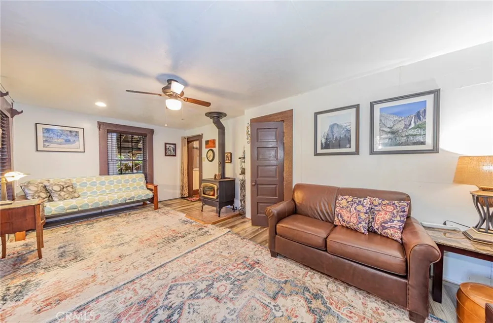 49988 Locust Oakhurst, CA 93644