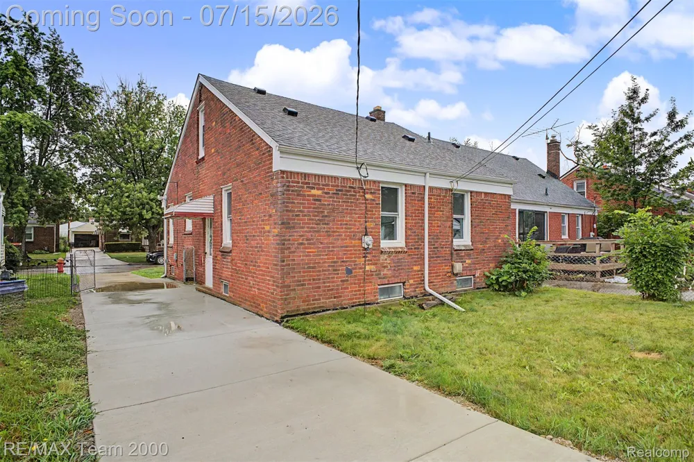 1670 Riverbank Street Lincoln Park City, MI 48146