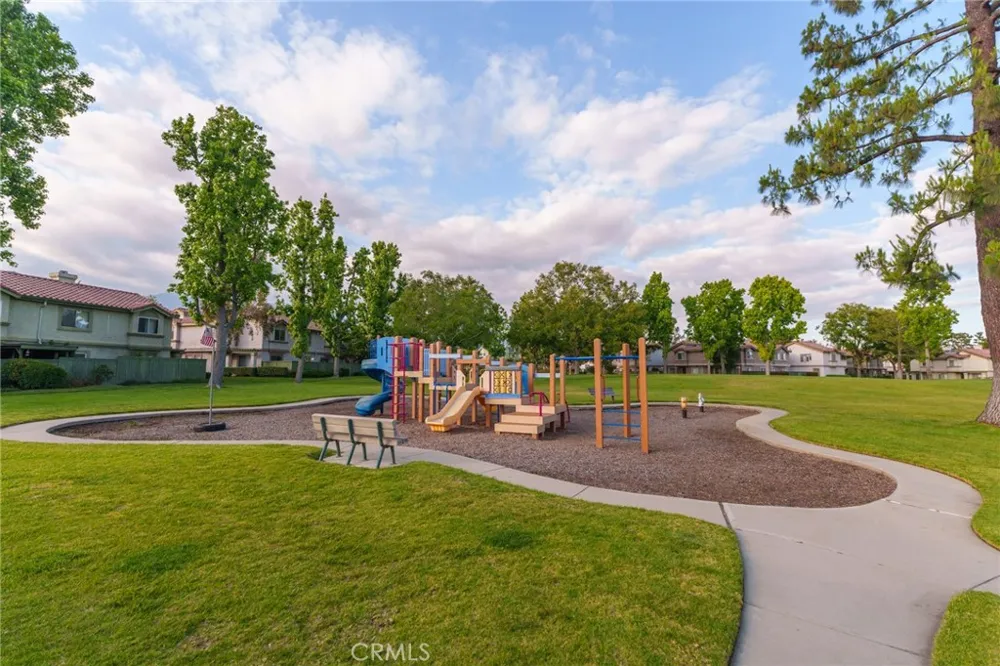 8439 Sunset Trail #B Rancho Cucamonga, CA 91730