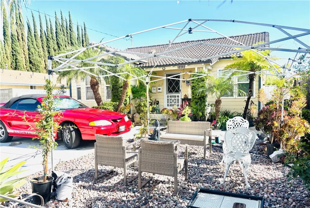 10382 Bonnie Garden Grove, CA 92843
