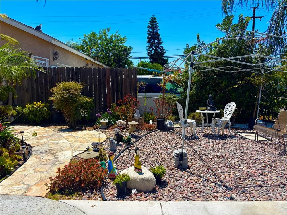 10382 Bonnie Garden Grove, CA 92843