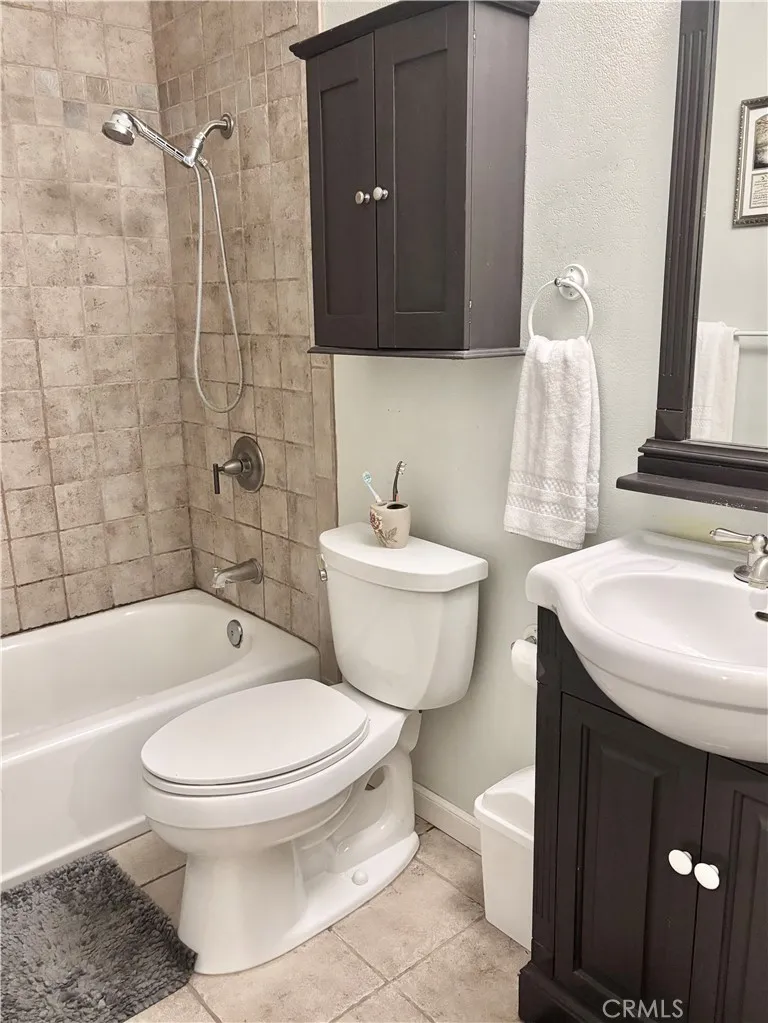 10382 Bonnie Garden Grove, CA 92843
