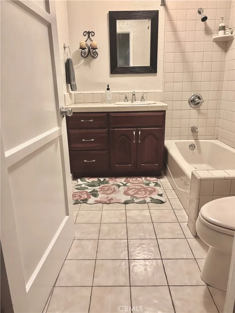 10382 Bonnie Garden Grove, CA 92843