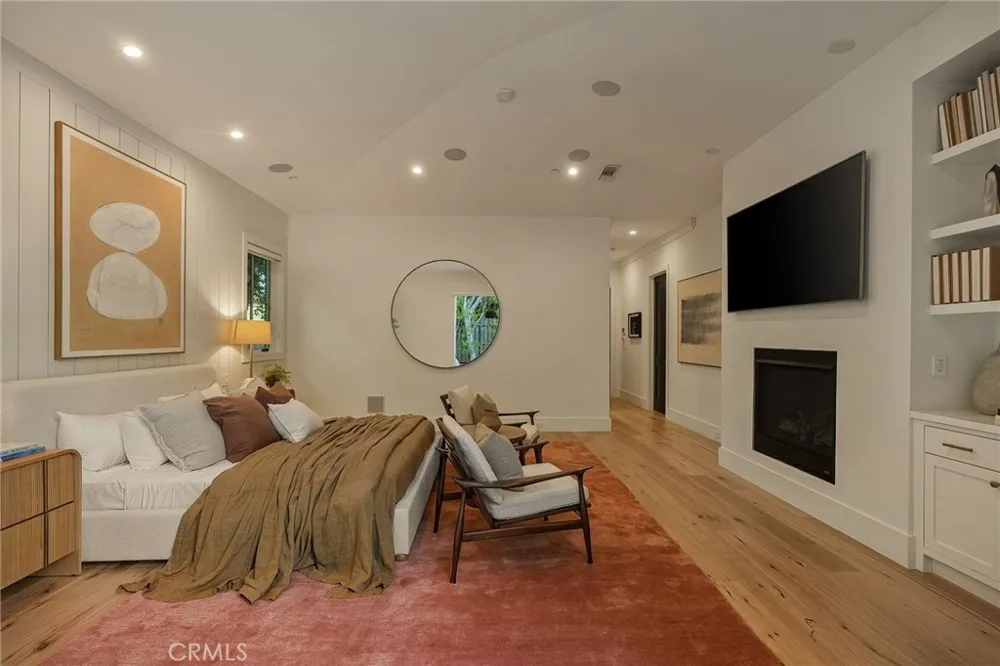 16130 Otsego Street Encino, CA 91436