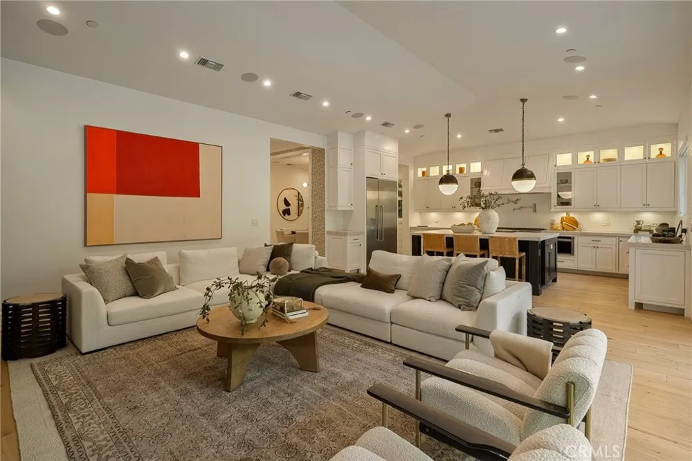 16130 Otsego Street Encino, CA 91436
