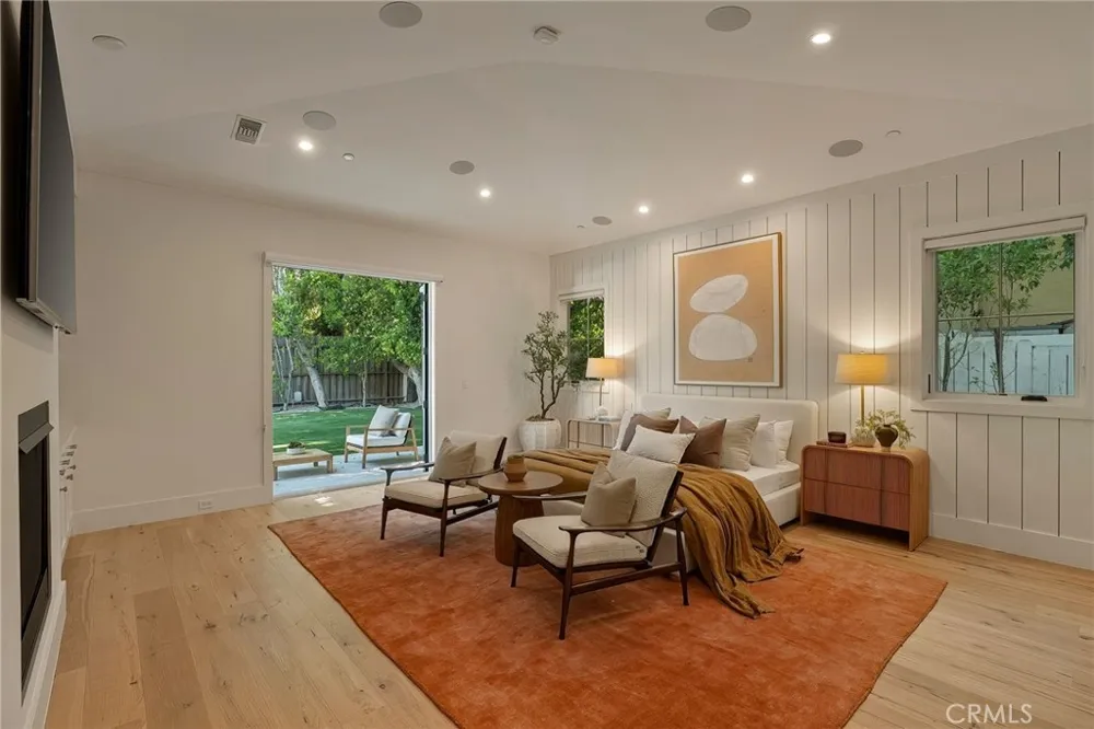 16130 Otsego Street Encino, CA 91436