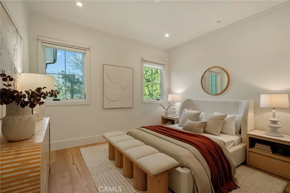 16130 Otsego Street Encino, CA 91436